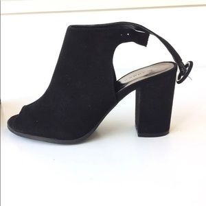 NWOT Steve Madden Mules/peek toe booties